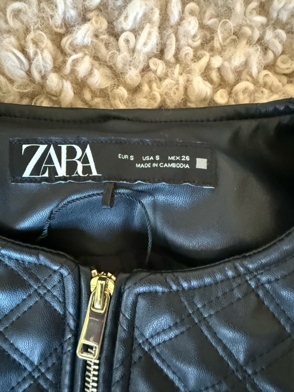 Zara Black Quilted Faux Leather Crop Jacket with Gold Zippers - Picture 5 of 7